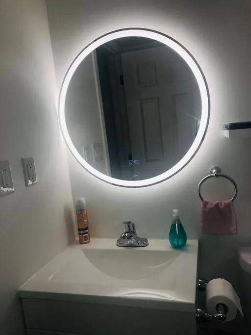 דירה וויניפג Two Luxury Bedrooms In The Basement