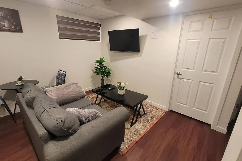 דירה וויניפג Two Luxury Bedrooms In The Basement